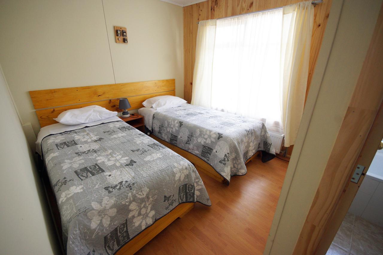 Hostal Los Pioneros Puerto Natales Exterior photo