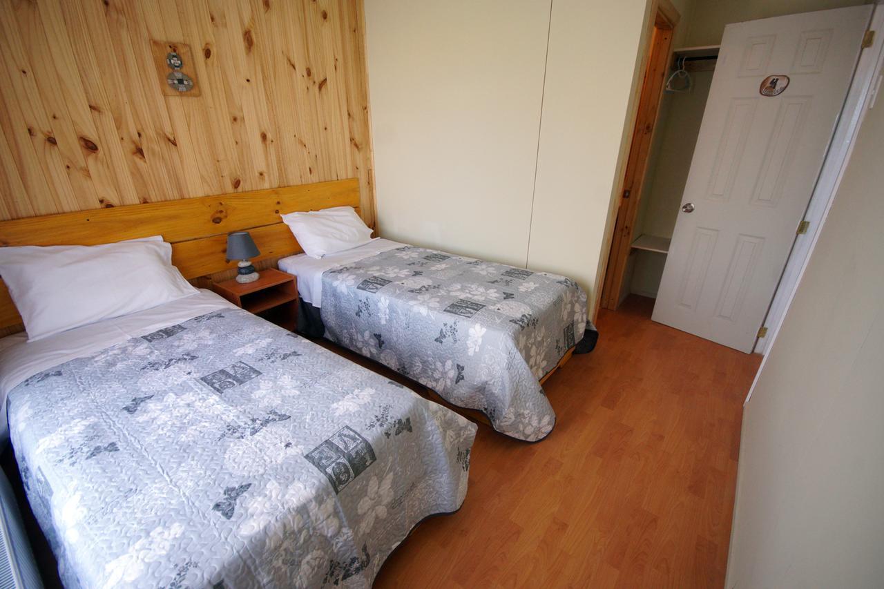 Hostal Los Pioneros Puerto Natales Exterior photo
