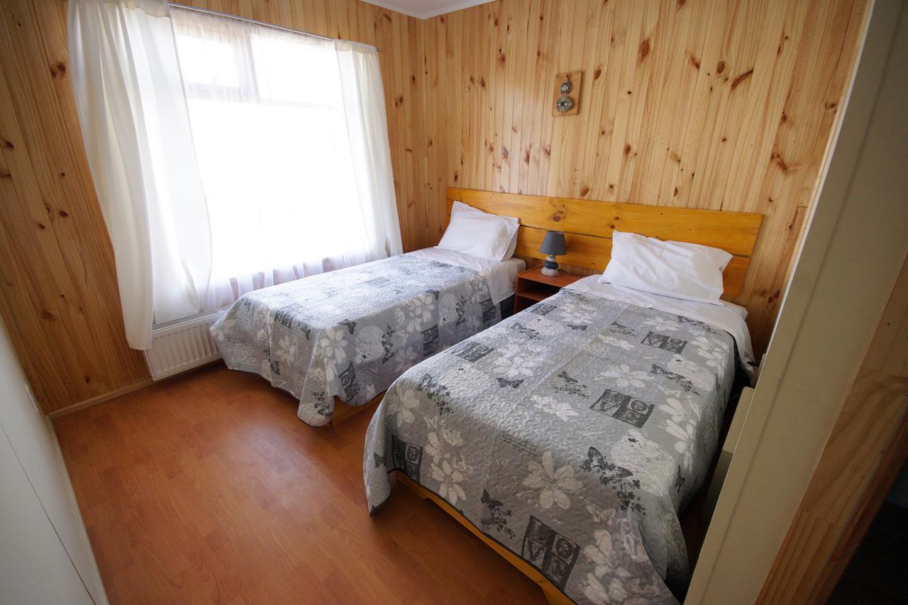 Hostal Los Pioneros Puerto Natales Exterior photo